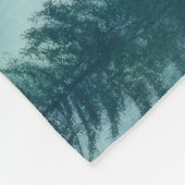 Nebeliger Wald Fleecedecke (Ecke)
