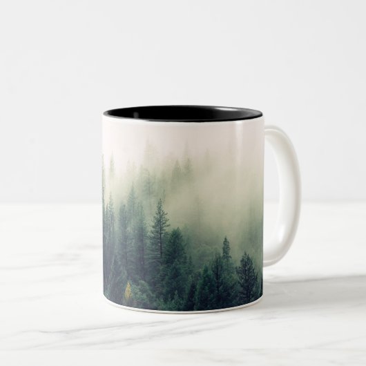 Nebeliger Wald Zweifarbige Tasse (VorderseiteRechts)