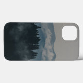 Nebeliger Waldgebirgslandschaft iPhone 13 Hülle. Case-Mate iPhone Hülle (Rückseite (Horizontal))