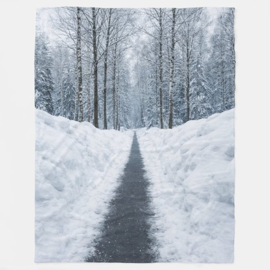 Nebeliger Winterwaldweg Winterlandschaft Fleecedecke (Vorderseite)