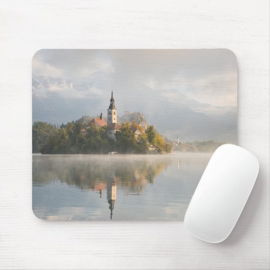 Nebeliges ausgeblutetes Seesonnenaufgang mousepad (Mit Mouse)