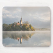 Nebeliges ausgeblutetes Seesonnenaufgang mousepad (Vorne)