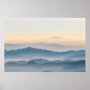 Nebelschichten, Hügel und Berge Poster