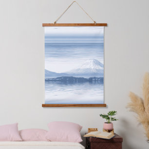Nebelspitzen – Wasserfarben-Gebirgslandschaft Wandteppich Mit Holzrahmen