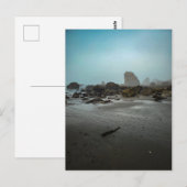 Nebelstrand mit Meeresstapeln Postkarte (Vorne/Hinten)