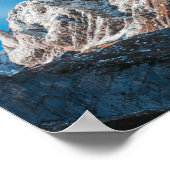 Nebelwolken über den Bergen Poster (Ecke)