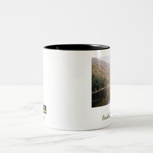 Neben ruhiger Wasser-Kaffeetasse Zweifarbige Tasse (Mittel)