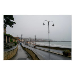 Nebliger Morgen in Scarborough Poster