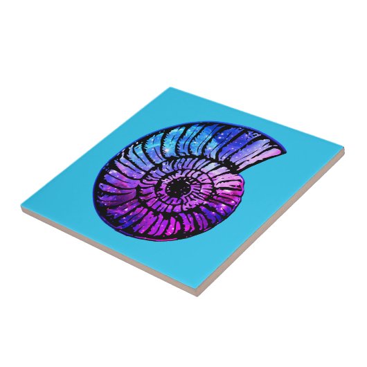 Nebula mit Sternen in einer Nautilus-Muschel Fliese (Seite)