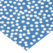 Nebulas Blau mit Schnee-Dots-Tablette Tischdecke (Schrägansicht)