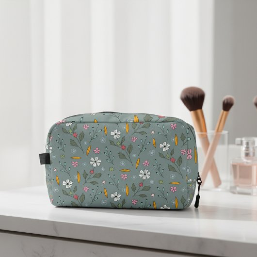 Necessaire for children with flower print. waschbeutel