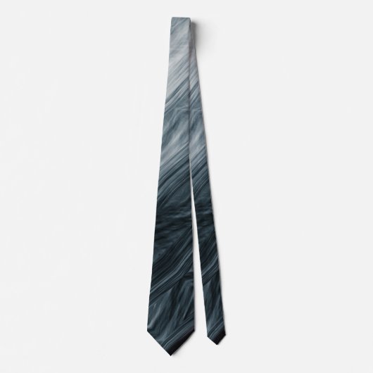 Neck Tie in Blautönen mit Abstraktem Muster Krawatte (Vorderseite)