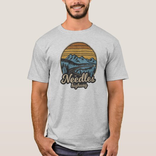 Needles Highway South Dakota Retro T-Shirt (Vorderseite)