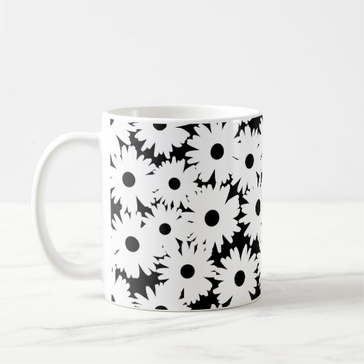 Negative Space Daisies weiß auf schwarz Kaffeetasse (Links)