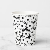 Negative Space Daisies weiß auf schwarz Pappbecher (Rückseite)
