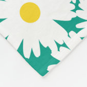 Negative Space Daisies weiß gelb auf grün Fleecedecke (Ecke)