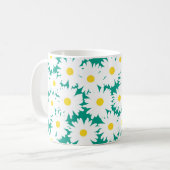 Negative Space Daisies weiß gelb auf grün Kaffeetasse (Vorderseite Links)
