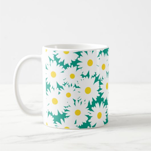 Negative Space Daisies weiß gelb auf grün Kaffeetasse (Links)