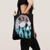 Negatives Bild auf schwarzer Tasche bemalt Schädel (Von Nahem)