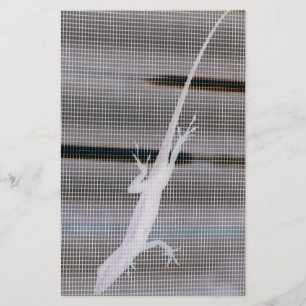 Negatives Bild einer Eidechse auf einem Fenster Briefpapier
