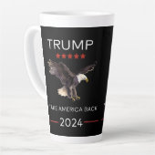 Nehmen Sie Amerika zurück Trump 2024 Latte-Kaffee- Milchtasse (Linke Ecke)