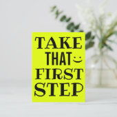 NEHMEN SIE DIESEN ERSTEN SCHRITT Motivierend Postkarte (Stehend Vorderseite)