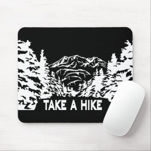 Nehmen Sie eine monochrome Berglandschaft zu Wande Mousepad
