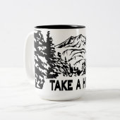 Nehmen Sie eine monochrome Berglandschaft zu Wande Zweifarbige Tasse (Vorderseite Links)