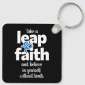Nehmen Sie einen Schritt des Glaubens & Glaubens.. Schlüsselanhänger (Rückseite)