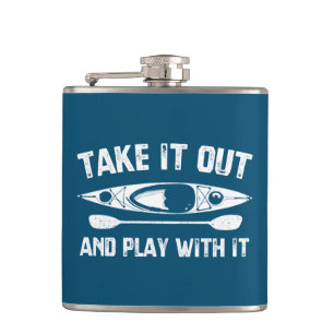 Nehmen Sie es raus und spielen Sie mit ihm Kayak Flachmann