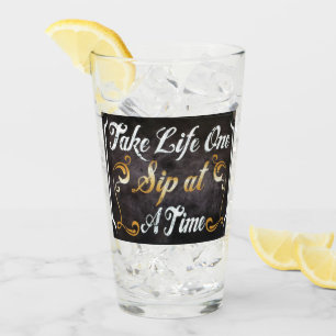 Nehmen Sie Life One Six auf einmal. Glas