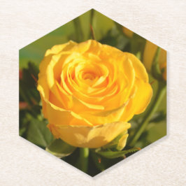 Nehmen Sie sich Zeit, um die gelbe Rose zu riechen Untersetzer