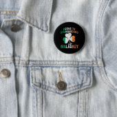Neigt zu Schabernack und Mumpitz Lustiger St. Patr Button (Beispiel)