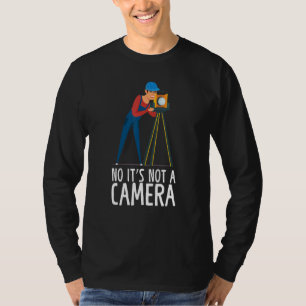 Nein, es ist keine Kamera, die den Stativ-Geologen T-Shirt