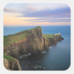 Neist Point Leuchtturm auf Skye bei Sonnenuntergan Quadratischer Aufkleber