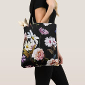 Nelke, Kamille Blume, schwarzes Muster. Tasche (Von Nahem)