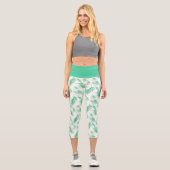 Neo Mint Tropical Palm Blätter Muster Capri Leggings (Vorderseite)