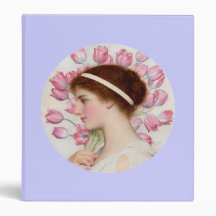 Neoklassische Dame mit rosa Tulpen