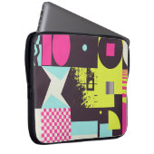 Neomomoderne Ästhetik von Brutalismus Design Poste Laptopschutzhülle (Vorne Rechts)