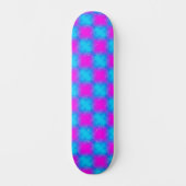 Neon Blue & Pink Checkered Pattern Skateboard (Vorderseite)