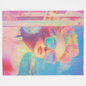 Neon Coastal Beauty mit Sonnenbrille Fleecedecke (Vorderseite (Horizontal))