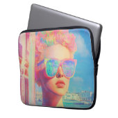 Neon Coastal Beauty mit Sonnenbrille Laptopschutzhülle (Vorderseite Links)
