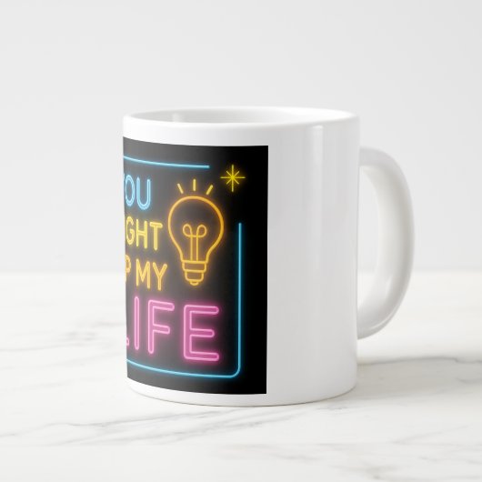 Neon Coffee Vibes | Glühende Typografie Schwarze T Jumbo-Tasse (Vorderseite Rechts)