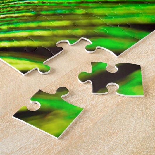 Neon Colors Peacock Feather Puzzle (Seite)