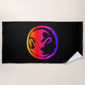 Neon Dragon schwarzes Strandtuch (Vorderseite)