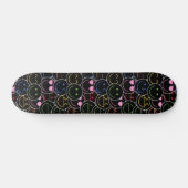 Neon Emoticon Skateboard - Bunter Spaß in Bewegung (Horizontal)