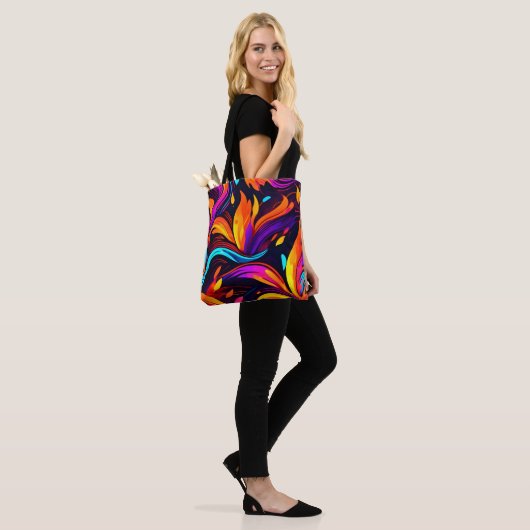 Neon Fire Design mit feinen Icons Tasche (Am Model)