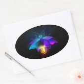 Neon Firefly auf schwarz Ovaler Aufkleber (Umschlag)
