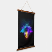 Neon Firefly auf schwarz Wandteppich Mit Holzrahmen (Gewinkelt)