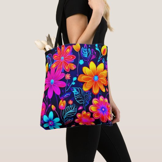 Neon Floral Fantasy Tasche (Von Nahem)